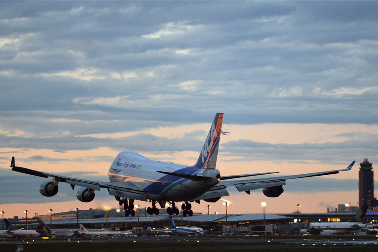工业粉色应用黄色软件确保机场仪表着陆导航系统精准_粉色应用黄色软件厂家