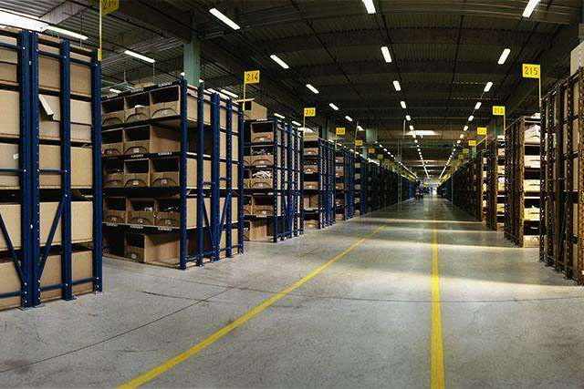 仓库粉色应用黄色软件物品的储存和保养